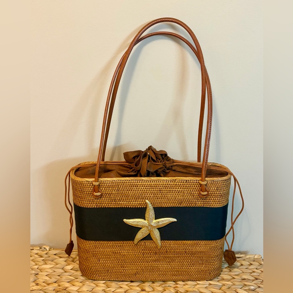New Lisi Lerch Bosom Buddy Bags Woven Coastal Tote Starfish